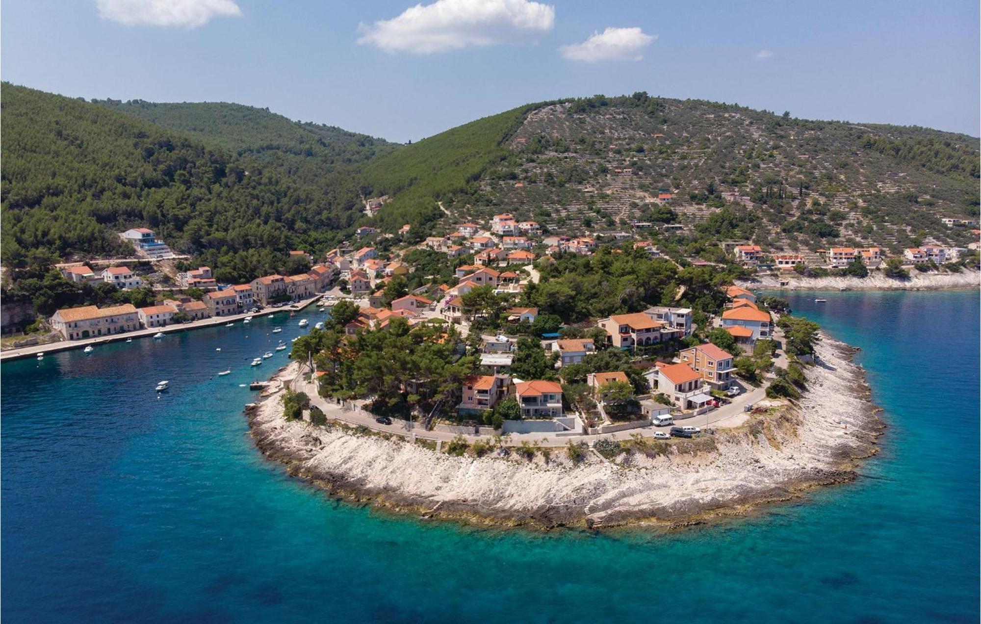 Awesome Home In Prigradica With Wifi Exterior photo